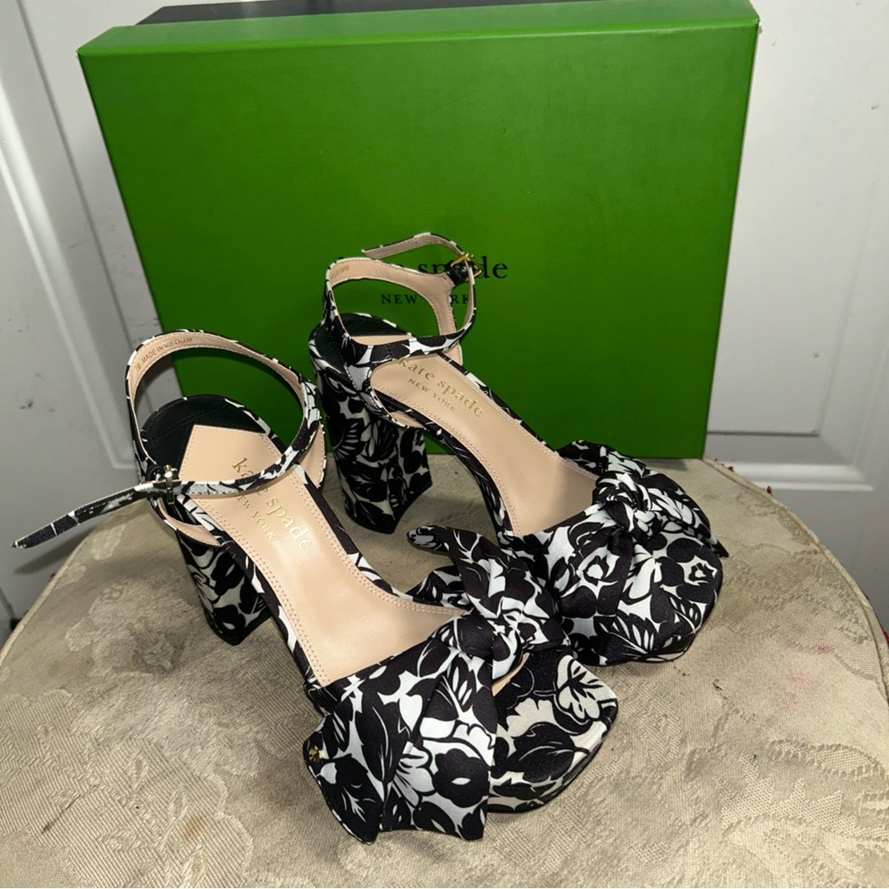 new $248.00 Kate Spade Lucie TROPICAL FOLIAGE Heel Shoes Sz 7B